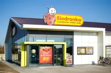 Działalność UOKiK w 2025 r. często koncentrowała się na handlu, w tym w szczególności na poczynaniach sieci Biedronka, której urząd wlepił karę w wysokości ponad 100 mln zł (fot. Shutterstock)