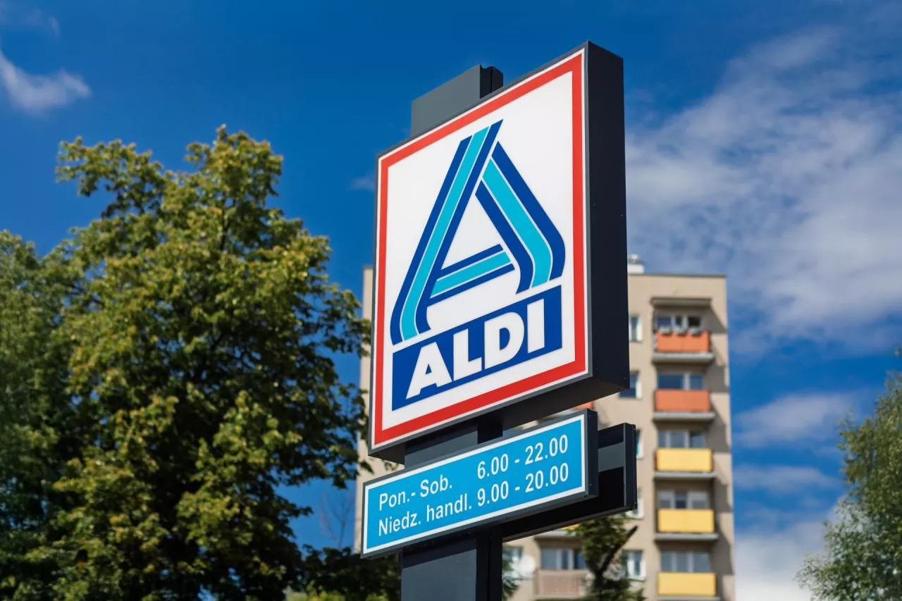 Grupa Aldi Nord, z Polslą włącznie, zakończyła 2025 rok z przychodami przekraczającymi 31 mld euro. Sprzedaż w istniejących sklepach (like-for-like) wzosła o 5,6 proc. (fot. Shutterstock)