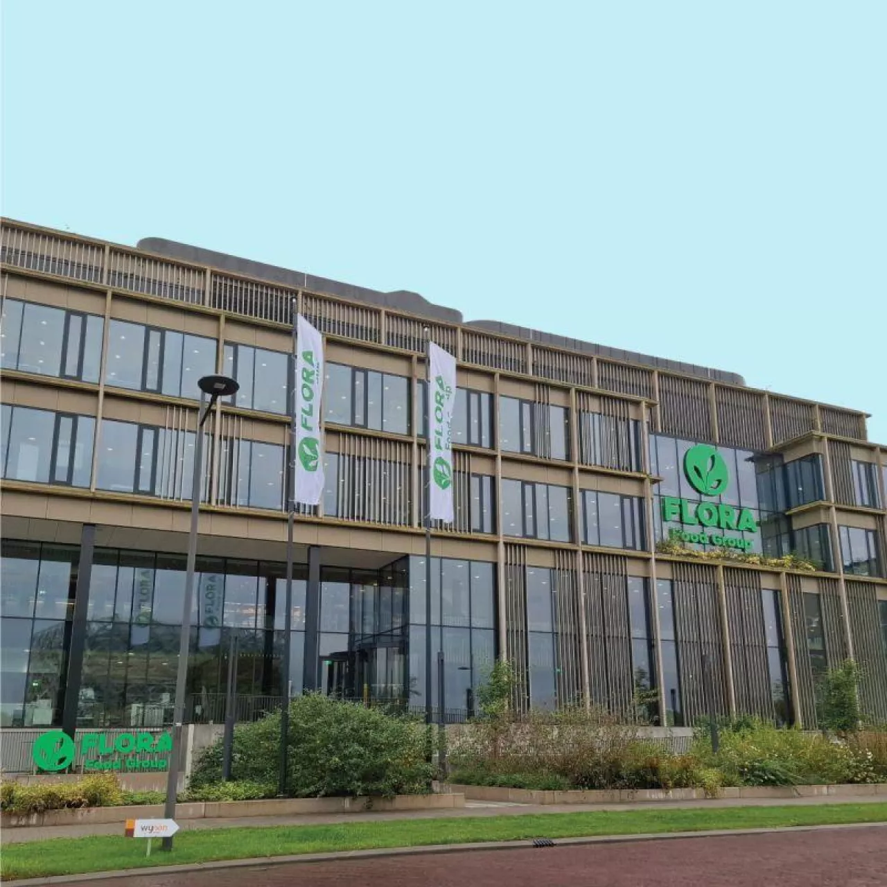 Fundusz KKR, wznowił proces sprzedaży Flora Food Group - producenta margaryn Flora, Rama czy Kasia (fot. LinkedIn/Flora)