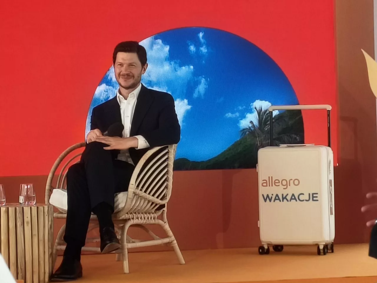 Marcin Kuśmierz, prezes Allegro, ogłasza start Allegro Wakacje (fot. Katarzyna Pierzchała/Wiadomości handlowe)