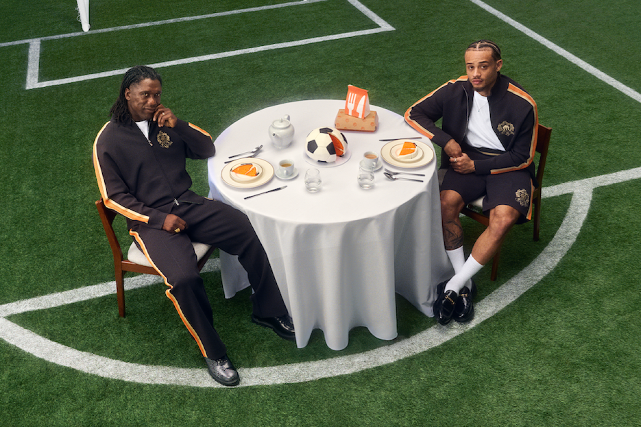 Clarence Seedorf (z lewej) i Xavi Simons