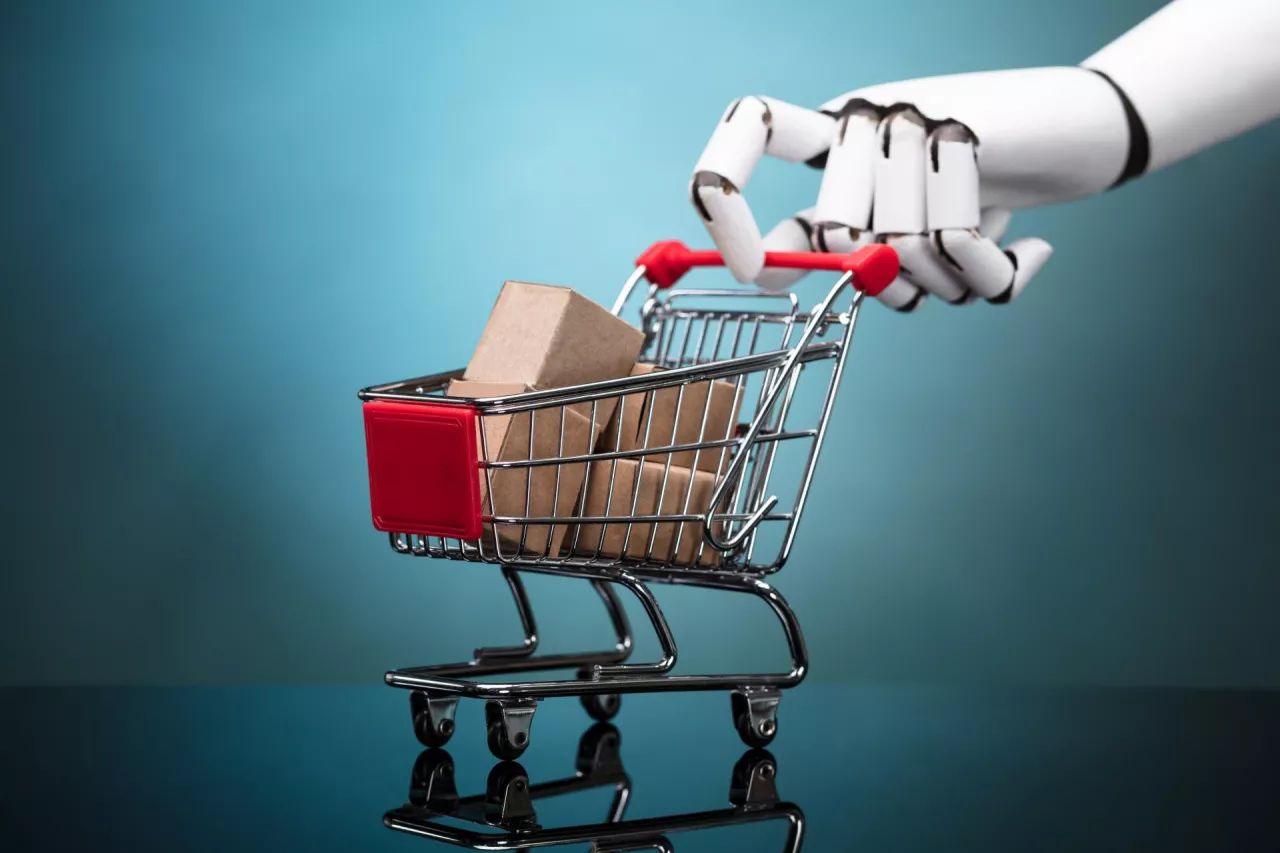 Retail i e-commerce wchodzą w epokę agentów AI (fot. Shutterstock)