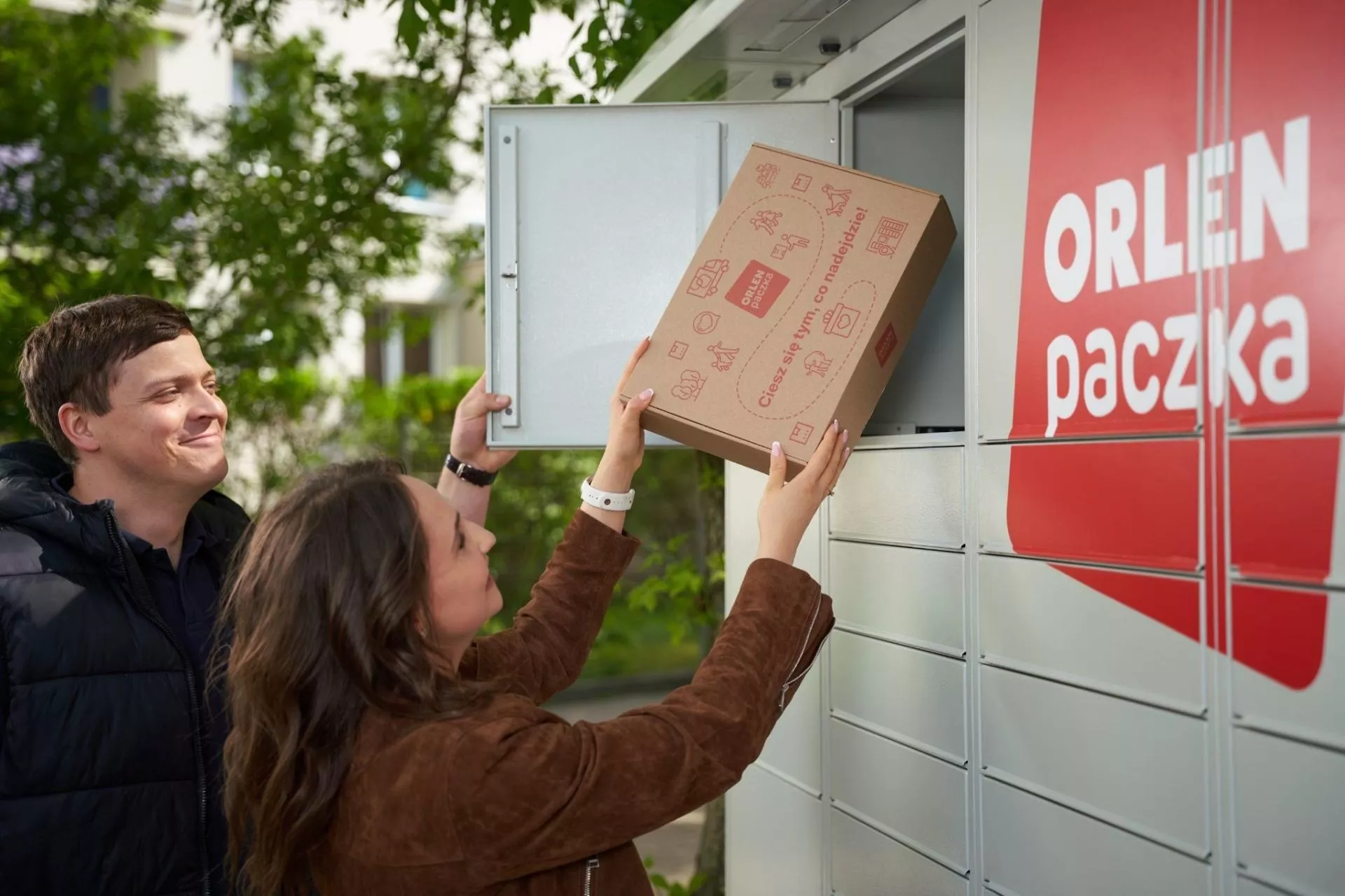 Orlen rozstawi automaty paczkowe przy sklepach Netto. Firmy nawiązują współpracę
