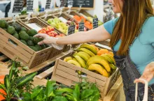 Ekologia bez wyższych cen. Czy BIO przestaje być luksusem? (fot. Shutterstock)