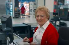Połowa pracowników Auchan ma staż ponad 10 lat<br>
(fot. Auchan Polska)