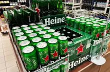 Grupa Heineken zanotowała dwucyfrowy spadek wolumenu sprzedaży w Polsce z powodu wprowadzania systemu kaucyjnego (fot. Shutterstock)