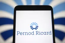 Pernod Ricard chce wdrożyć plan oszczędnościowy na 1 mld euro (fot. shutterstock)