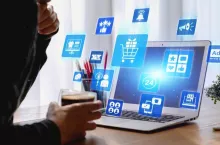 Polacy wydają mniej na zakupy w internecie (fot. Shutterstock)