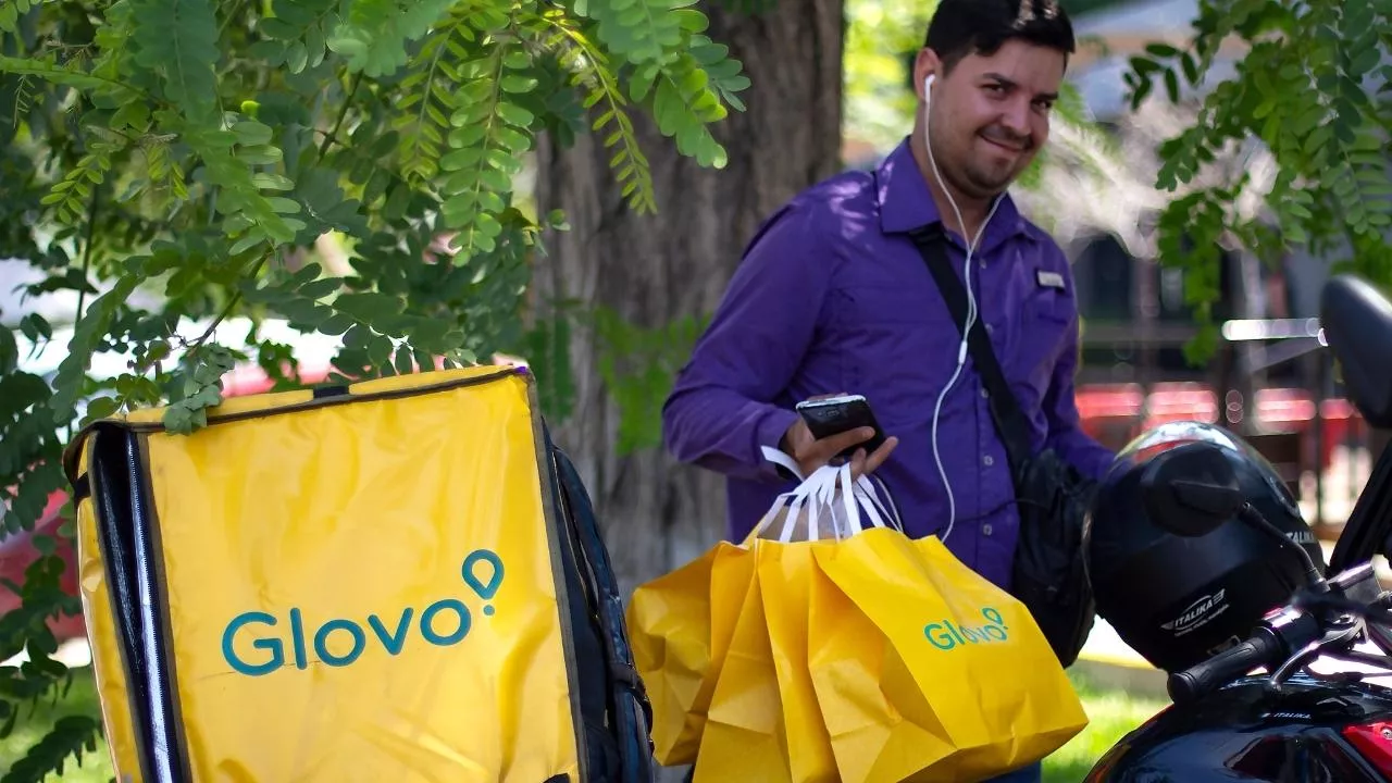 Glovo dołącza do e-Izby (fot. Shutterstock)
