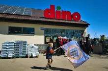Na zdj. strajk ostrzegawczy w Dino, 25 kwietnia 2026 r. (fot. Pol Badger/Shutterstock)
