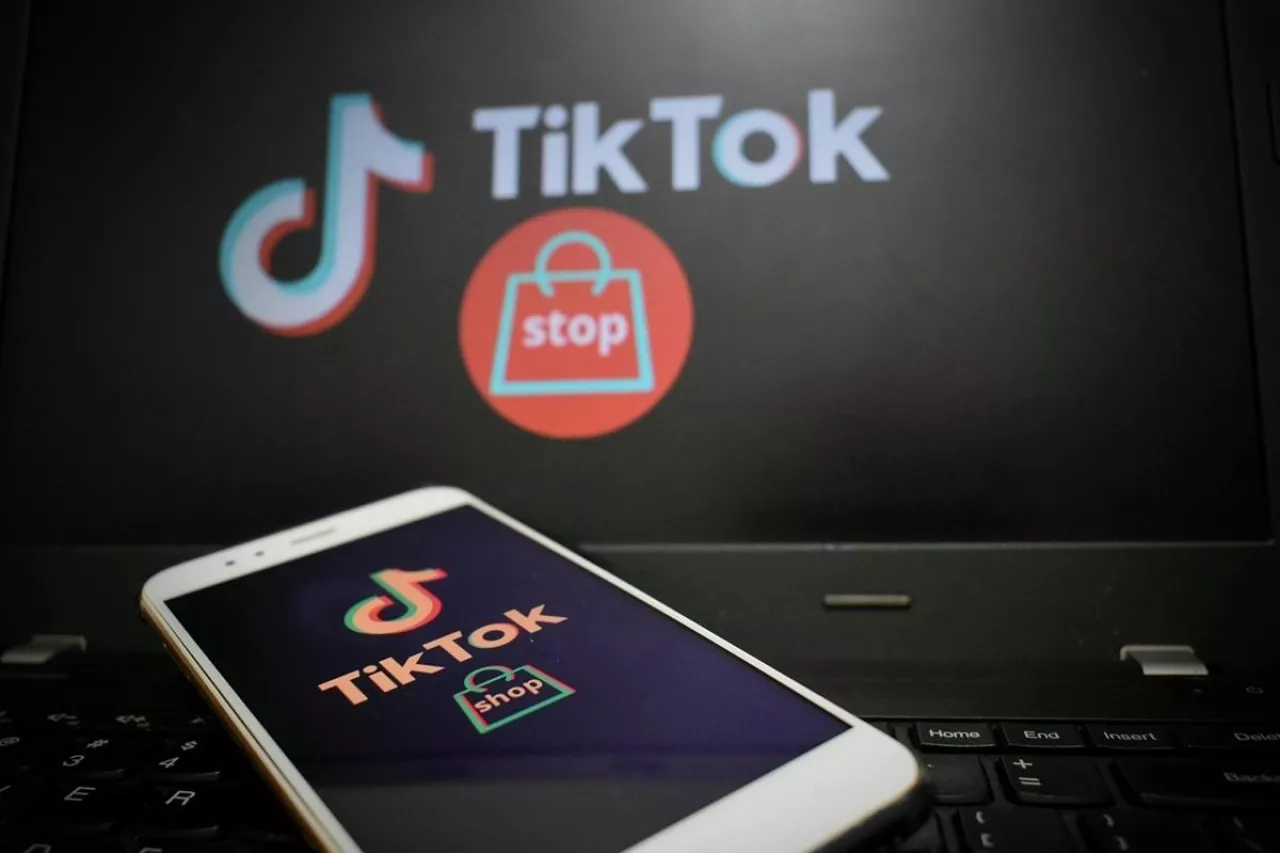 TikTok Shop startuje w Polsce (fot. Ch.Winjaya/Shutterstock)