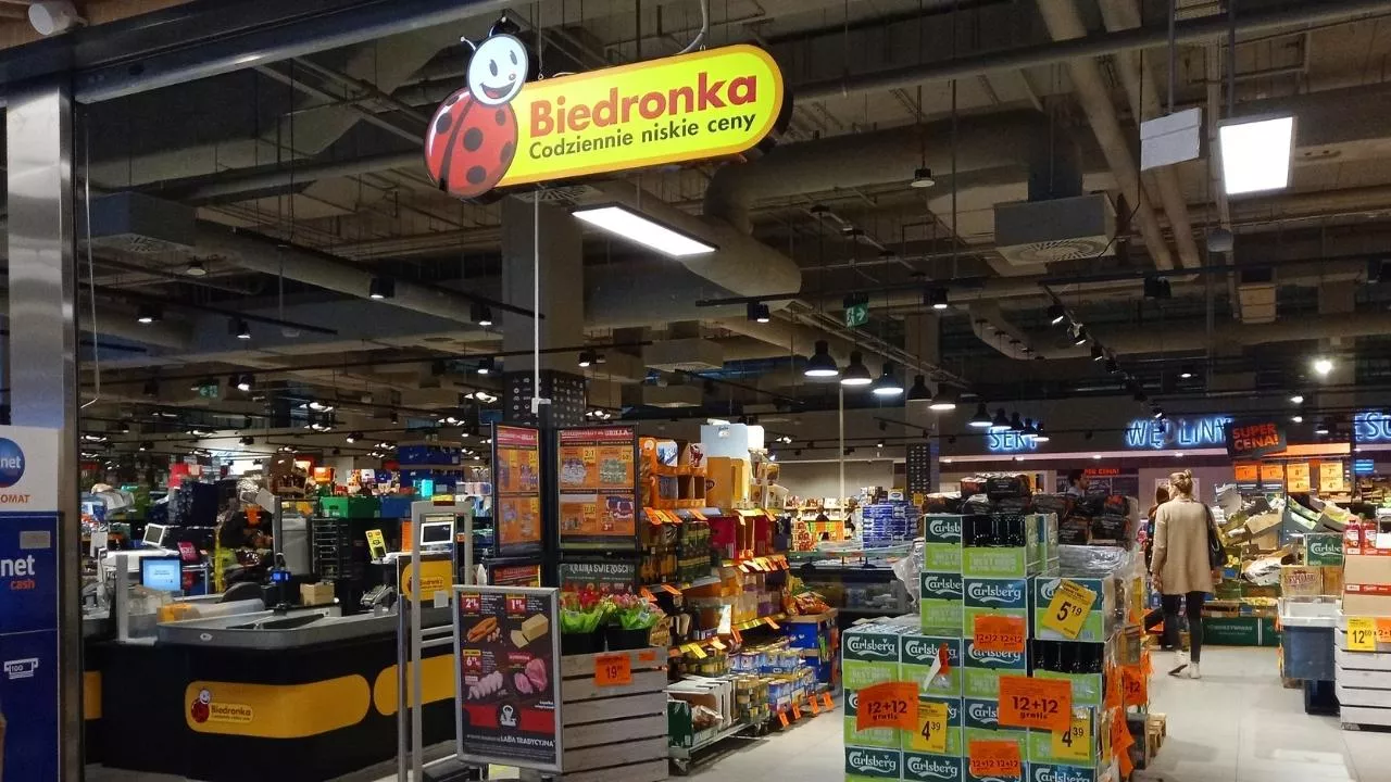 Wojna cenowa dyskontów niszczy zyski producentów FMCG (fot. Shutterstock)