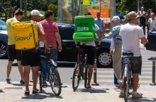 Uber chce przejąć właściciela Glovo. Czy dojdzie do zakupu? (fot. Shutterstock)