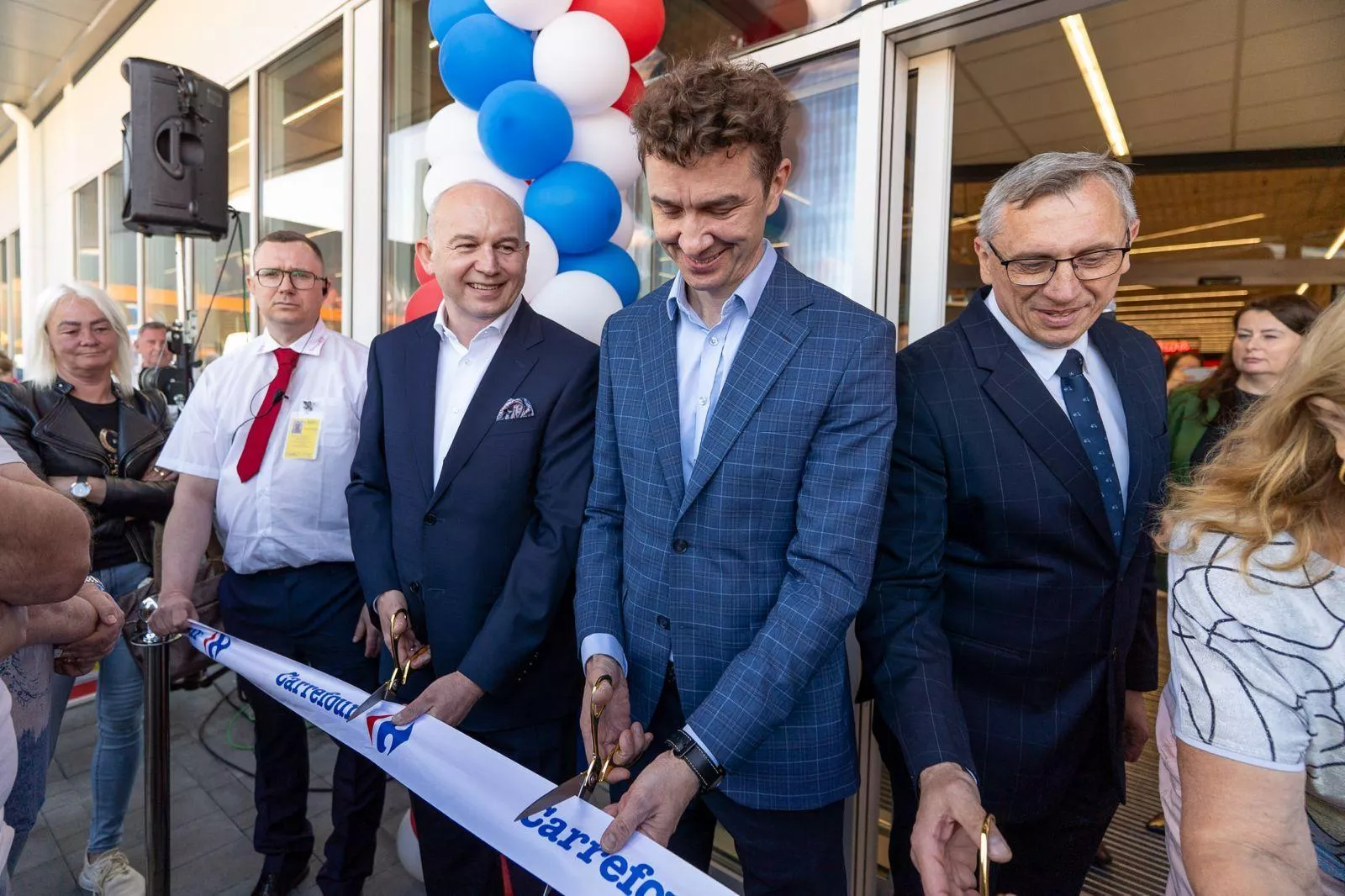 Carrefour otwiera nowy format sklepu w Polsce. Tak wygląda kompaktowy hipermarket [FOTO]
