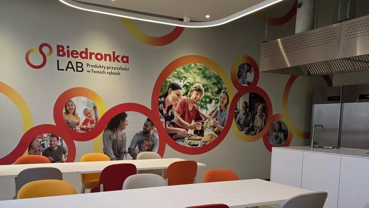 Biedronka zaprojektuje produkty przyszłości. Sieć otwiera Biedronka Lab