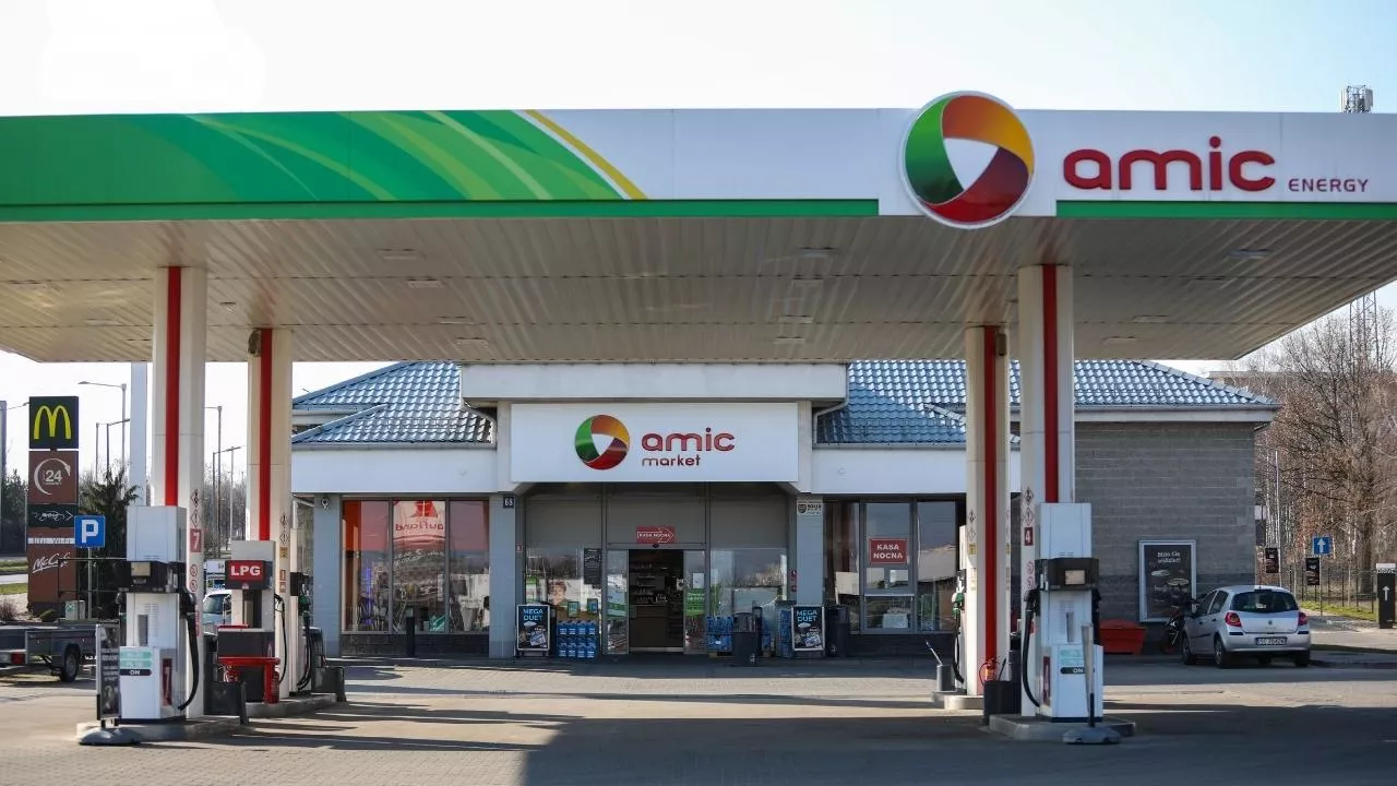 Spółka Amic Polska sfinalizowała przejęcie firmy Petro Mazowsze (fot. Shutterstock)