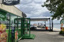 Sklep sezonowy Żabki w Giżycku (fot. Żabka Polska)