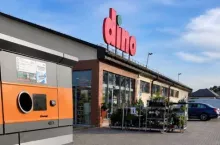 Dino instaluje butelkomaty we wszystkich swoich sklepach
