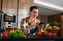 AI wkracza do kuchni Polaków. Co trzeci zaufa algorytmowi (fot.Shutterstock)