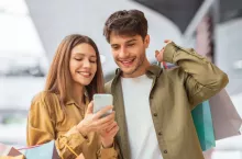 Co najmniej połowa polskich konsumentów podejmuje decyzje zakupowe pod wpływem promocji (fot. Shutterstock)