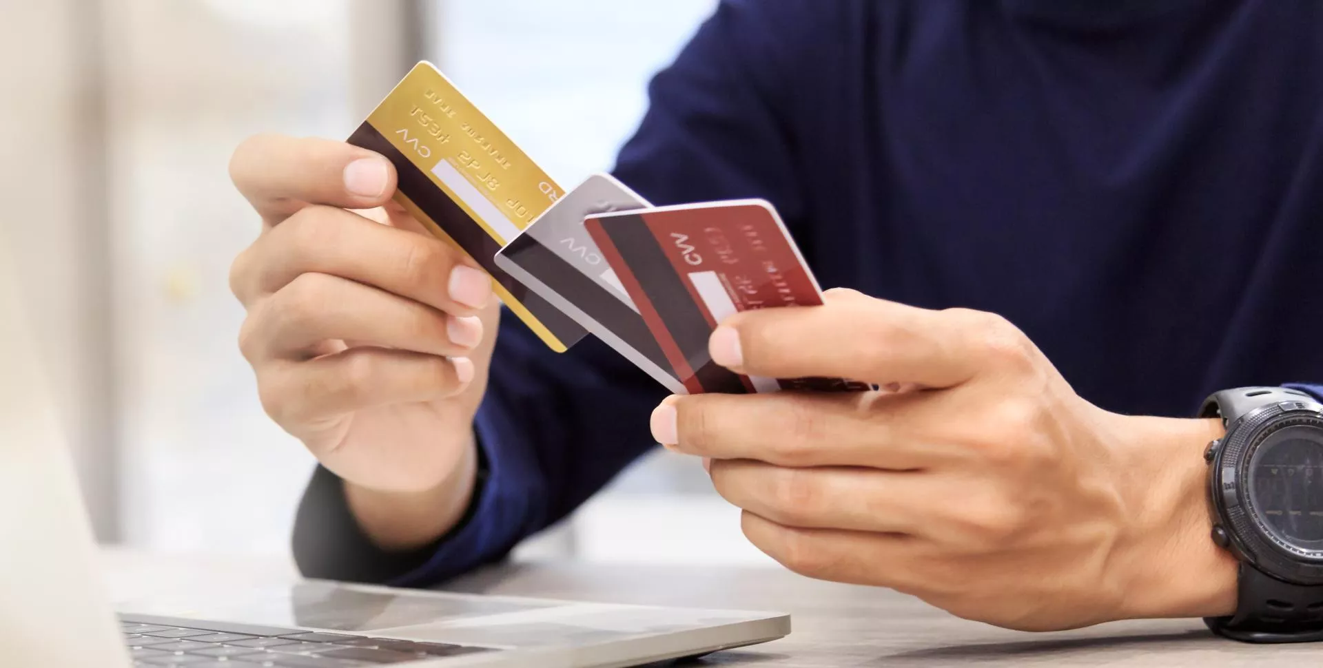 UOKiK stawia zarzuty dwóm firmom finansowym. Chodzi o karty kredytowe