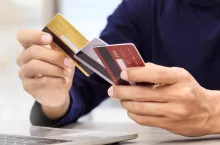 UOKiK stawia zarzuty Easy Payment i Fincard. Chodzi o karty kredytowe (fot. Shutterstock)