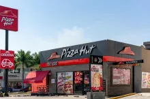 Koncern Yum Brands sfinalizował sprzedaż sieci Pizza Hut za 2,7 mld dolarów (fot. Shutterstock)