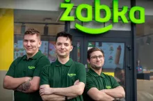  Żabka szuka dyrektora od utrzymania 12 tys. sklepów(fot. Żabka Polska)