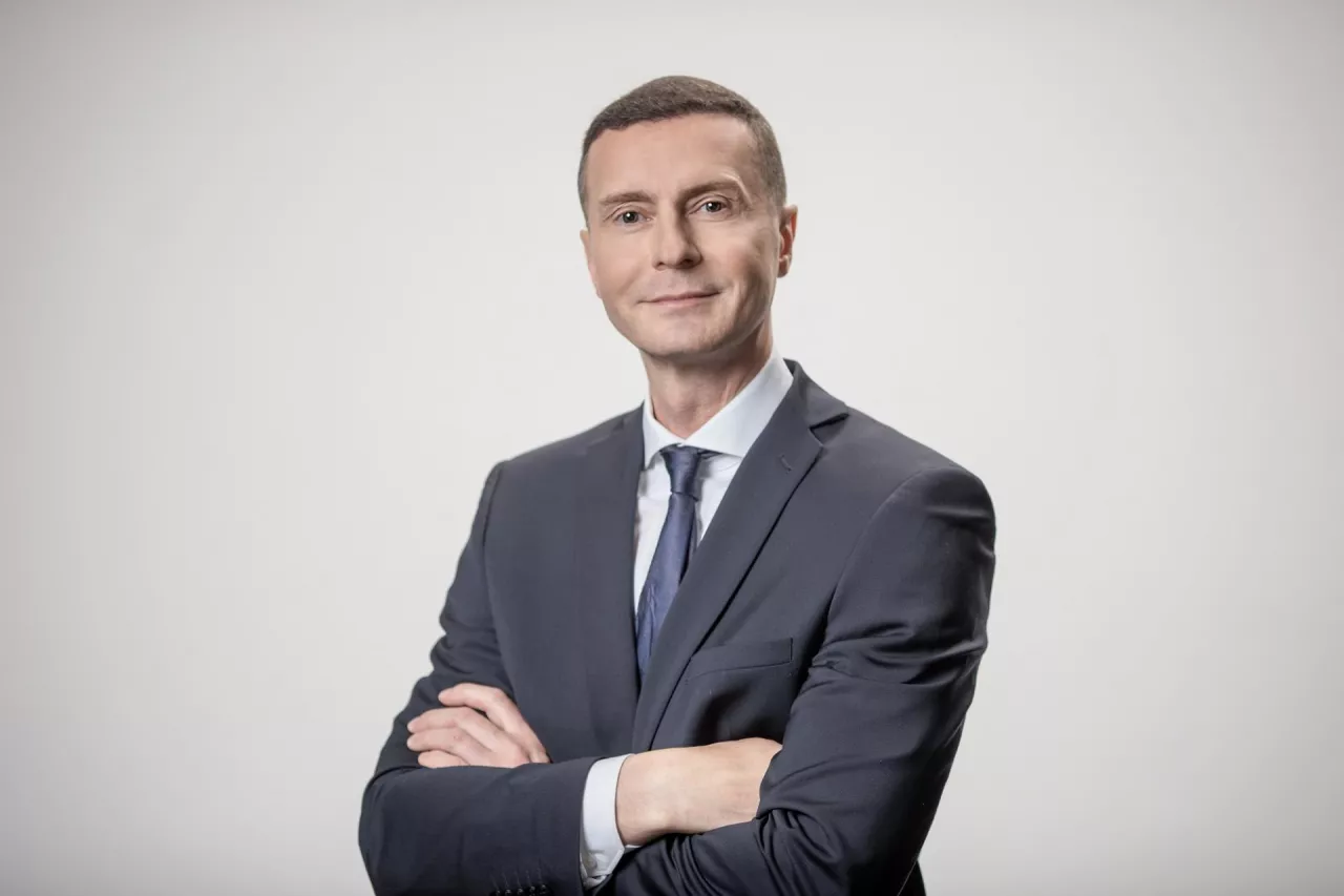”Mamy nowatorskie oprogramowanie do zarządzania cenami” - mówi Dariusz Sinkiewicz, Deputy CEO w Lagardère Travel Retail w Polsce (fot. Piotr Waniorek/zelaznastudio.pl)