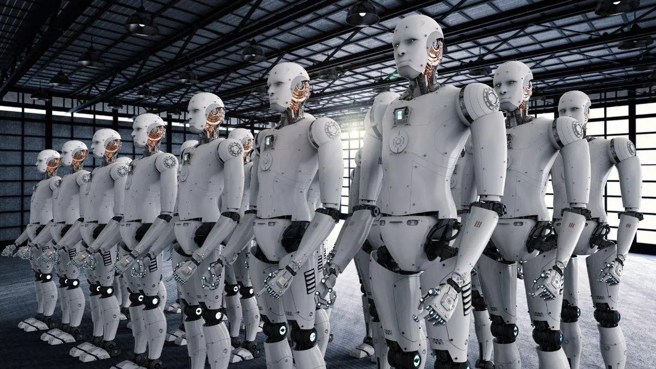 Roboty zastąpią aż 1,3 mln kurierów i logistyków. Rewolucja w Amazonie i JD.com (fot. Canva)