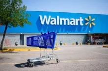 Na zdj. sklep sieci Walmart (fot. Shutterstock)