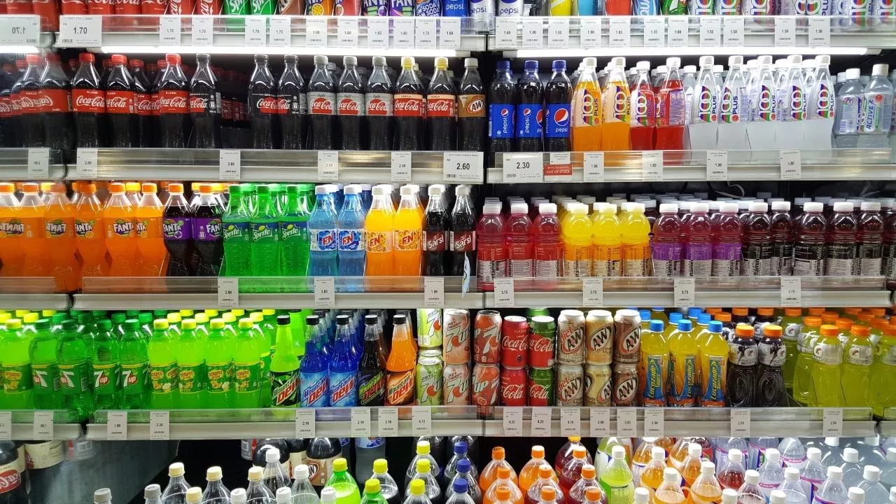 Udział opakowań kaucyjnych w dyskontach sięgnął 86,8 proc. (fot. Shutterstock)
