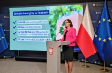 Anita Sowińska, wiceministra resortu klimatu i środowiska prezentująca najnowsze dane związane z systemem kaucyjnym (fot. Wiadomości handlowe/Katarzyna Pierzchała)