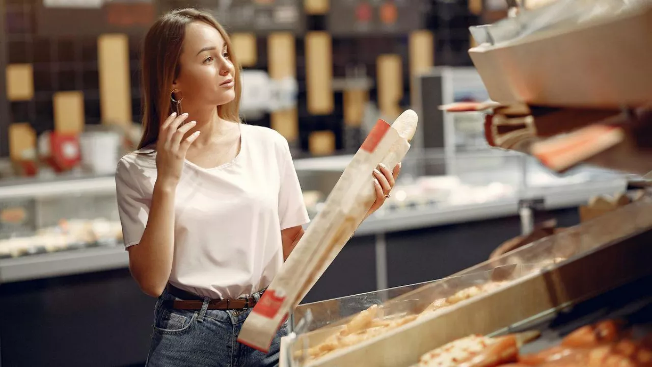 Rozpoczęta właśnie ofensywa Delhaize ma na celu powstrzymanie odpływu konsumentów do konkurencji. (fot. Pexels/Gustavo Fring)
