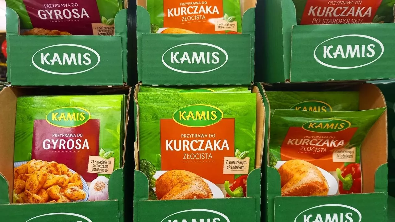 McCormick to właściciel m.in. marki Kamis, znanej z ziół, przypraw czy musztard (fot. Shutterstock)