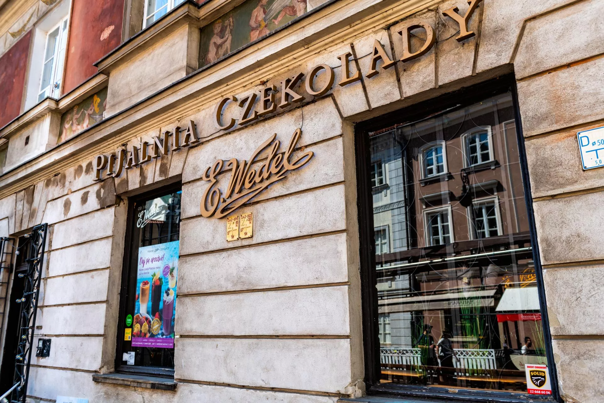 Pijalnie Czekolady E.Wedel stawiają na właścicieli psów. Wprowadzają do oferty lody dla czworonogów