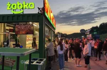 Mobilna Żabka rusza w festiwalową trasę (fot. Żabka Polska)