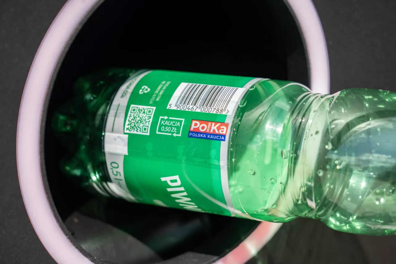 PolKa ma już blisko 100 partnerów i dalej rośnie – kto zaufał polskiemu operatorowi systemu kaucyjnego?