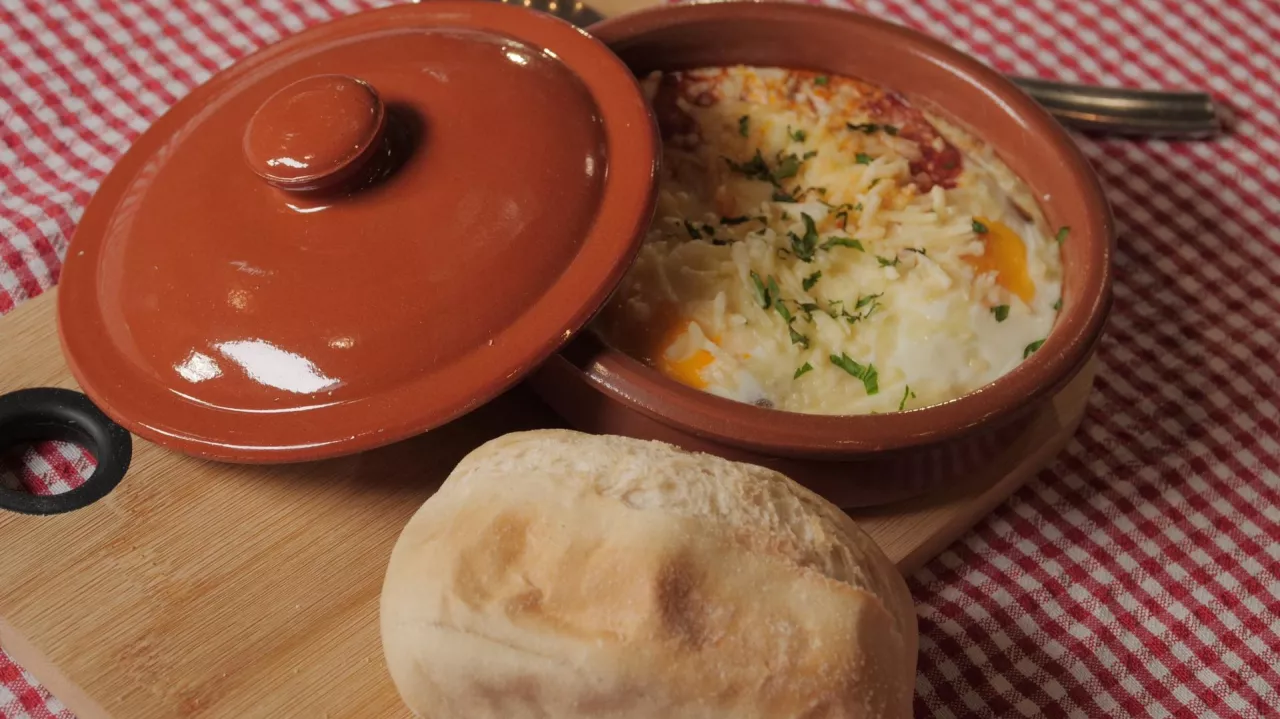 W Polsce rośnie popularność hiszpańskiego chorizo. Co stoi za sukcesem eksportowym letniego faworyta rusztu?