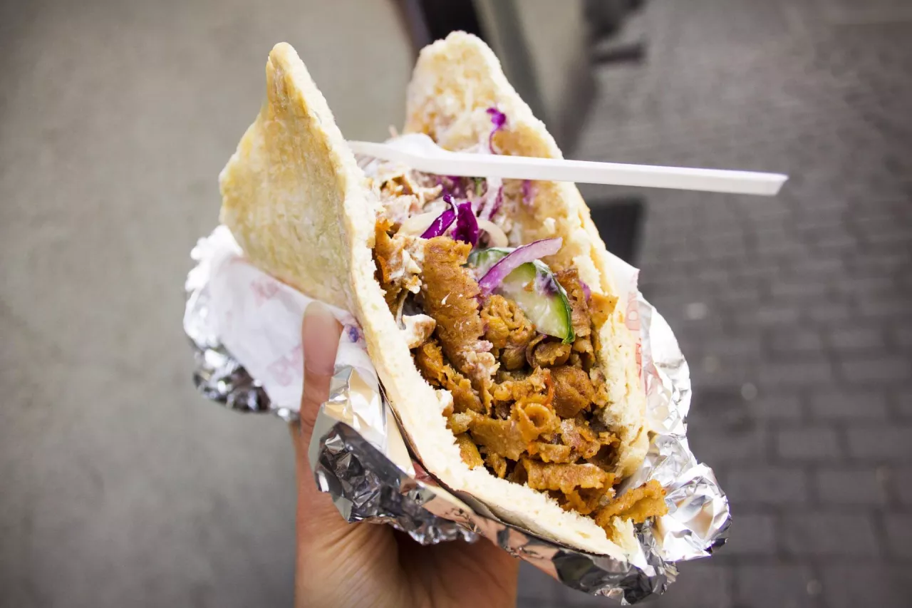 Kebab w Polsce już wyprzedził pizzę i sushi (fot. Pixabay)