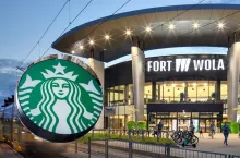Starbucks otworzy kawiarnię w Forcie Wola w Warszawie (fot. Facebook, Shutterstock)