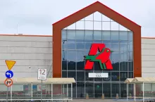Rabaty na zakupy i dopłaty do wczasów. Oto benefity dla 14,5 tys. pracowników Auchan Polska (fot. Shutterstock)