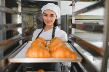 Polacy masowo wybierają croissanty (fot. Shutterstock)