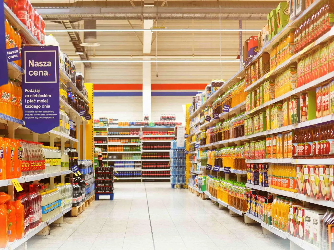 Sklep Tesco testuje nowy format obecności na lotniskach. (fot. wiadomoscihandlowe.pl/ŁR)