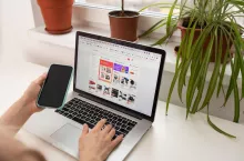 Polacy mogą stracić na zakupach z Chin. Po zwrocie 3 euro już nie odzyskają (fot.Shutterstock)