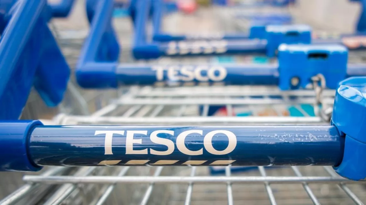 Tesco wdrożyło roboty sprzątające do 600 sklepów Express (fot. Shutterstock)