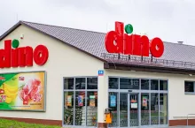 Dino z 0% wzrostem sprzedaży LFL i ryzkiem erozji marży. Co z zyskiem w kolejnych latach? (fot. Shutterstock)