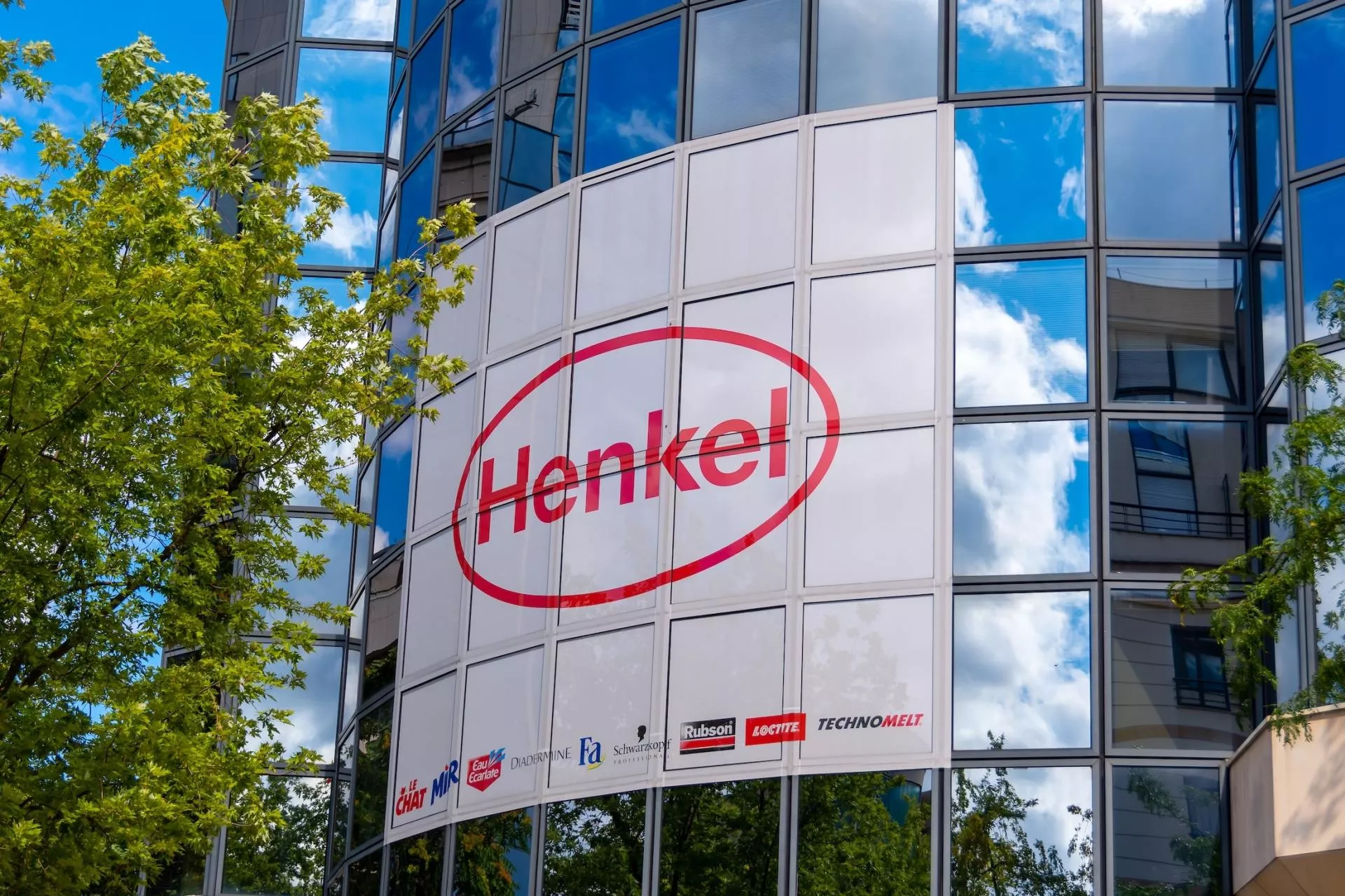 Henkel po mocnym półroczu. Wzrost napędzają przejęcia i rozwój marek