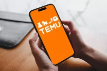 Cło nie zatrzymało zakupów na Temu (fot. Thaspol Sangsee/Shutterstock)