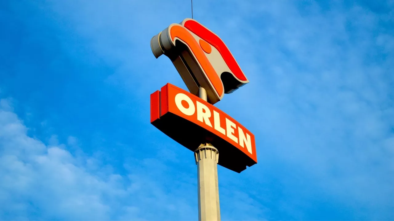 Akt oskarżenia w sprawie Orlenu. Byli menedżerowie odpowiedzą za 1,5 mld zł strat (Fot. Shutterstock)